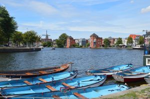 Cadeaukaarten in Alkmaar - praktische geschenkoplossing voor elke gelegenheid, van verjaardagen tot afscheidsmomenten
